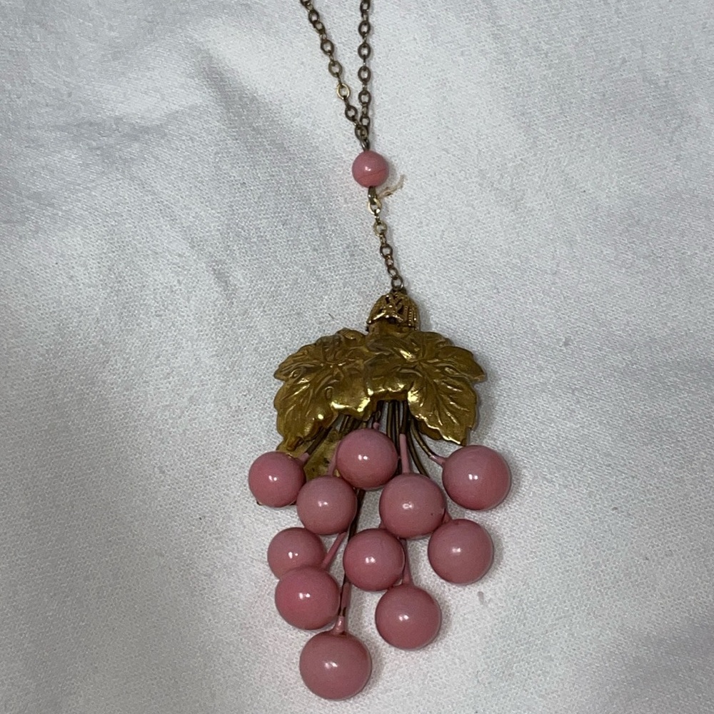 Vintage gold leaf coral cluster pendant ball bead chain spring clasp necklace